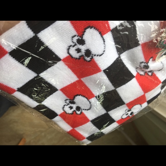 Checker Skull Clover Beanie - Picture 3 of 3